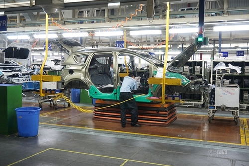 翼虎車主回娘家 走進工廠，見證垃圾打撈船的誕生